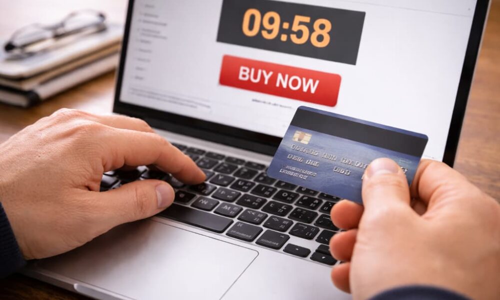 Dlaczego ludzie podejmują gorsze decyzje finansowe pod presją czasu