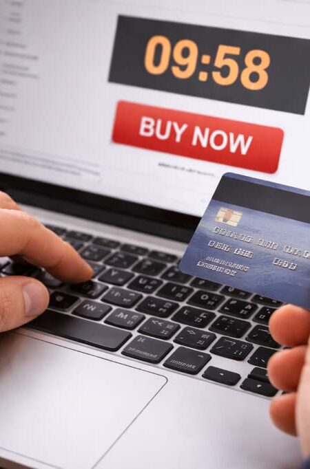 Dlaczego ludzie podejmują gorsze decyzje finansowe pod presją czasu